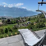 Moderne Avec Vue Panoramique A Proche De Montreux Jongny