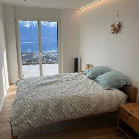 Moderne Avec Vue Panoramique A Proche De Montreux *