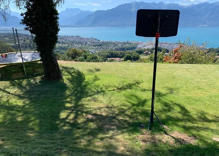 Moderne Avec Vue Panoramique A Proche De Montreux *