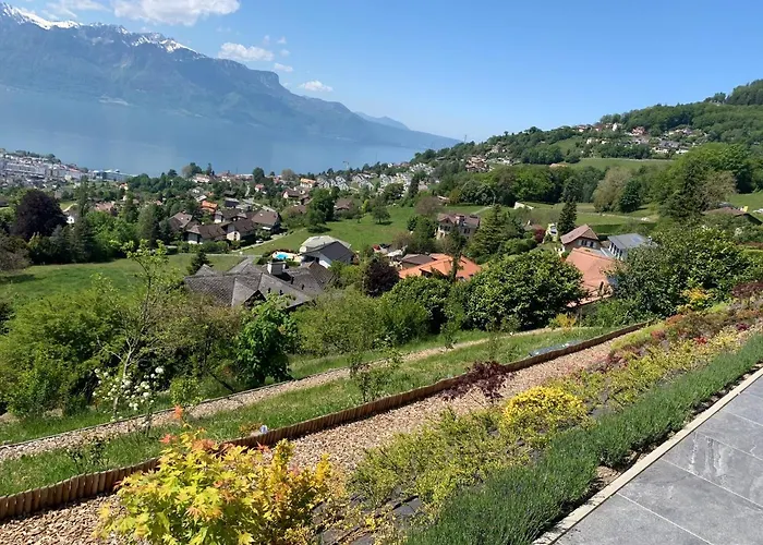 Moderne Avec Vue Panoramique A Proche De Montreux *